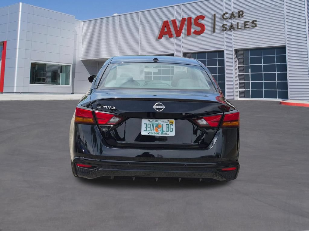 Used 2025 Nissan Altima 2.5 SV FWD image 7