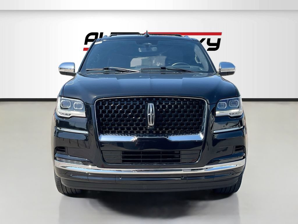 Used 2024 Lincoln Navigator L Black Label AWD/4WD image 2