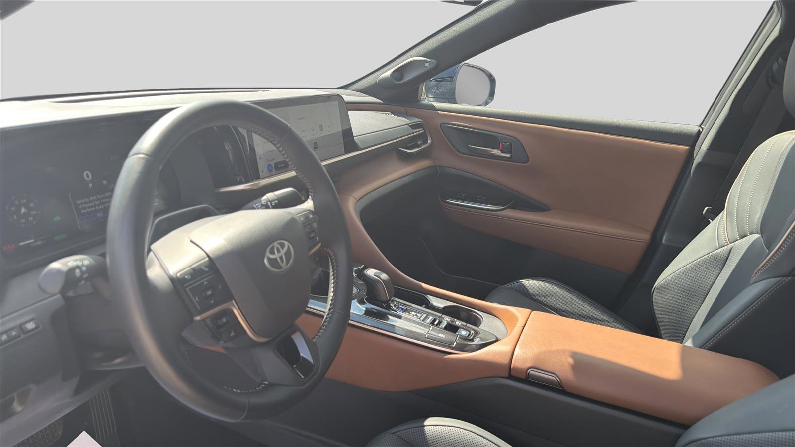 Used 2025 Toyota Crown Limited w/ Advanced Technology Package AWD/4WD image 18