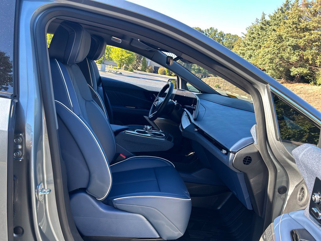Used 2025 Cadillac Optiq Luxury 2 w/ LPO, Floor Liner Package AWD/4WD image 52