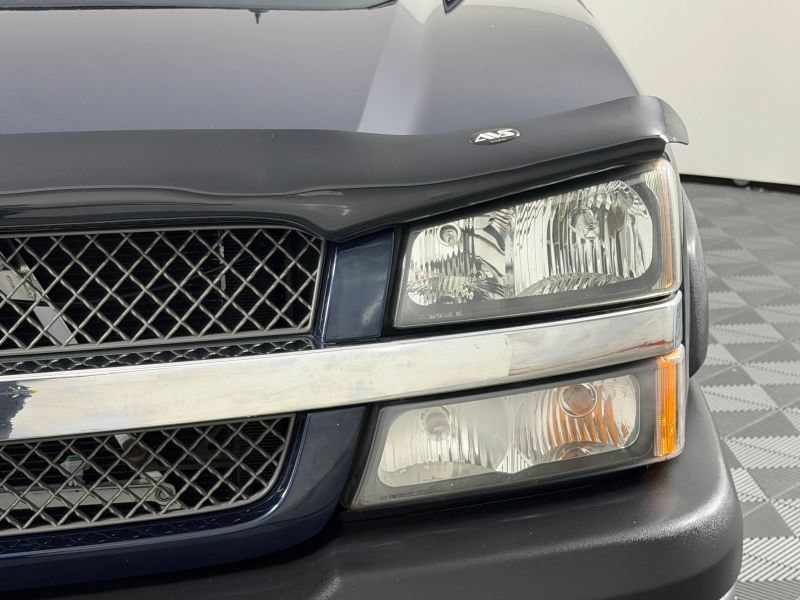 Used 2004 Chevrolet Avalanche Z71 w/ Sun And Sound Package AWD/4WD image 5