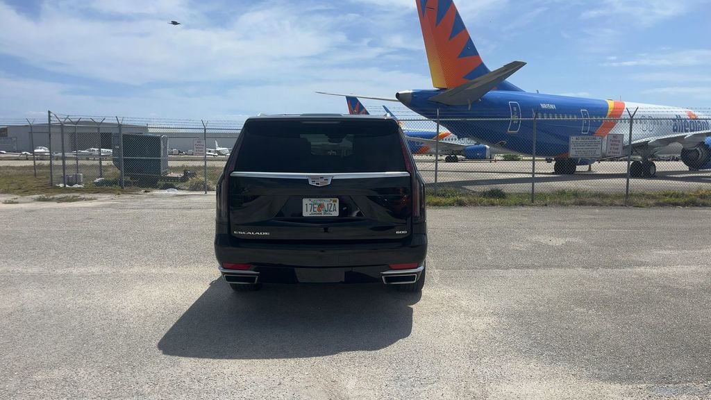 Used 2024 Cadillac Escalade ESV Premium Luxury Platinum image 6
