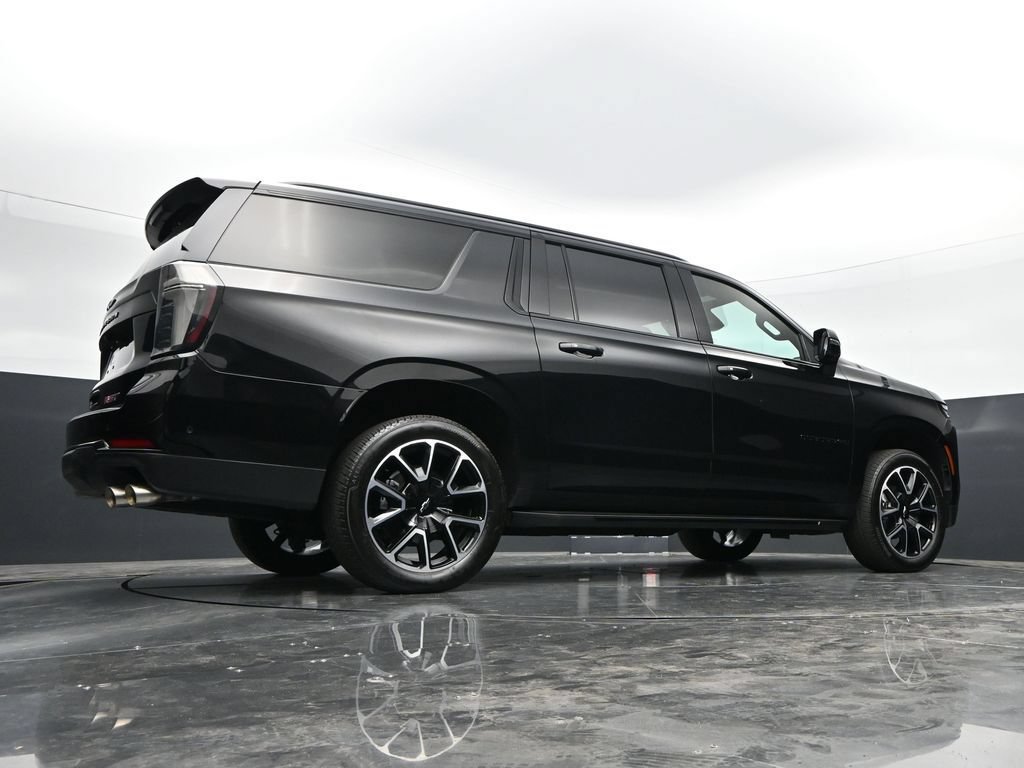 Used 2025 Chevrolet Suburban RST w/ Comfort Package AWD/4WD image 53