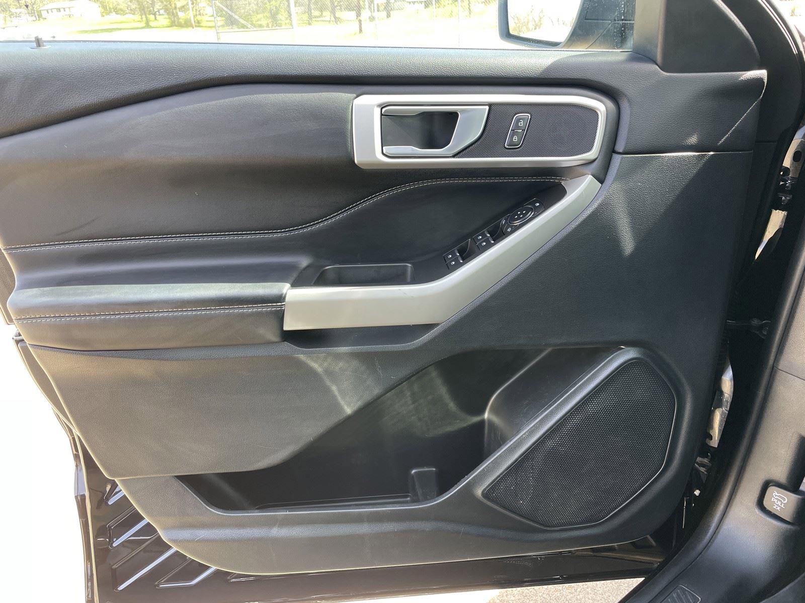 Used 2023 Ford Explorer XLT w/ Equipment Group 202A image 30