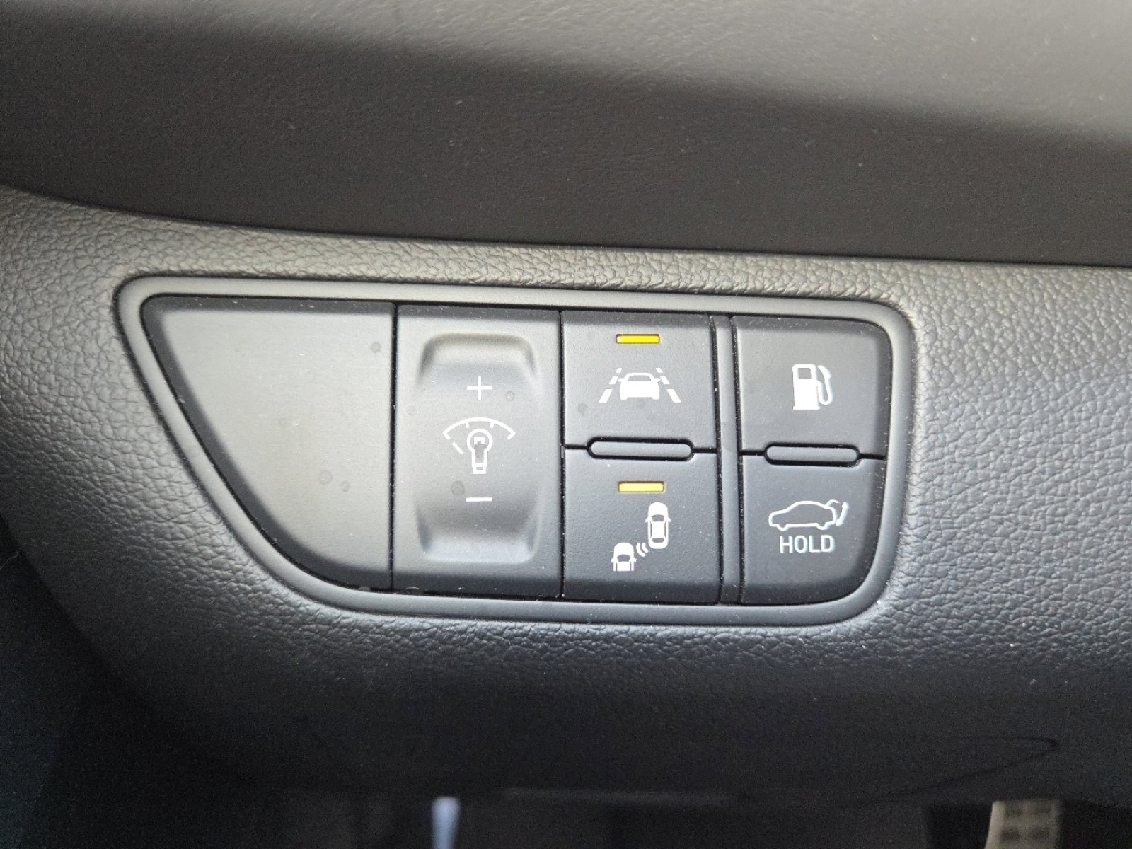 Used 2020 Genesis G70 3.3T w/ Prestige Package image 11