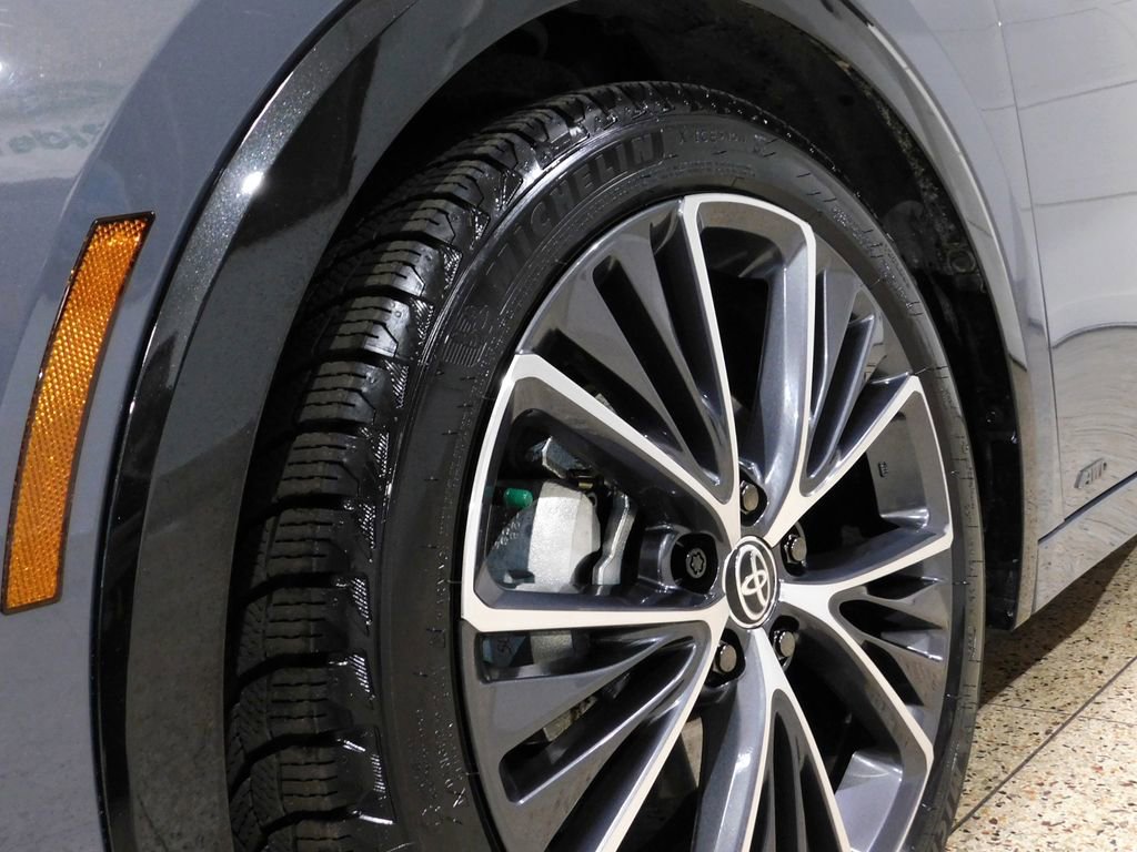 Used 2024 Toyota Prius XLE image 25