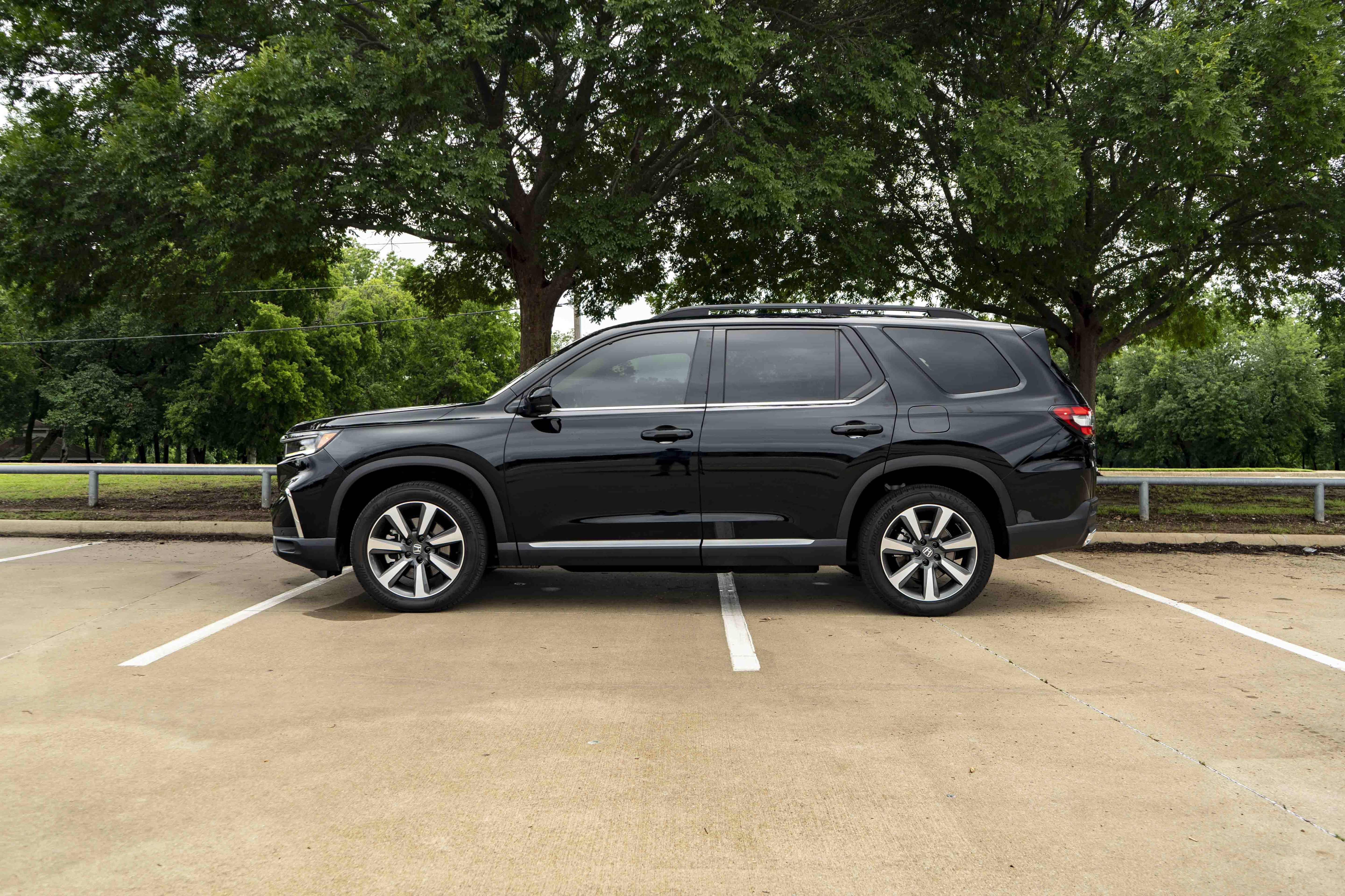 Certified 2025 Honda Pilot Elite image 6