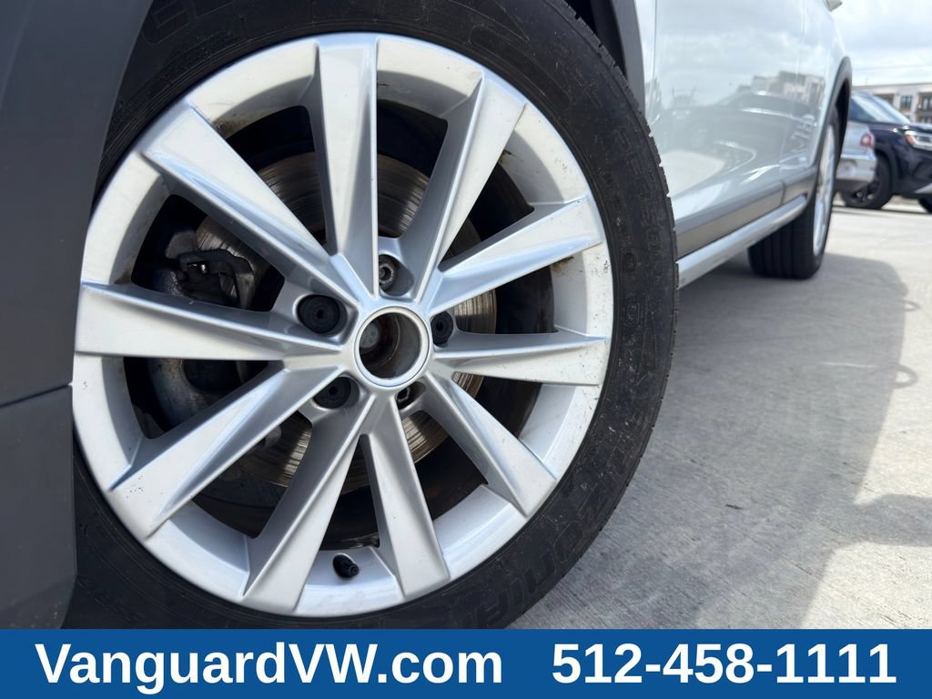 Used 2019 Volkswagen Golf Alltrack SE AWD/4WD image 2