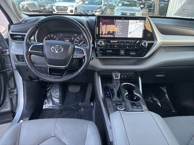 Used 2020 Toyota Highlander Platinum AWD/4WD image 32