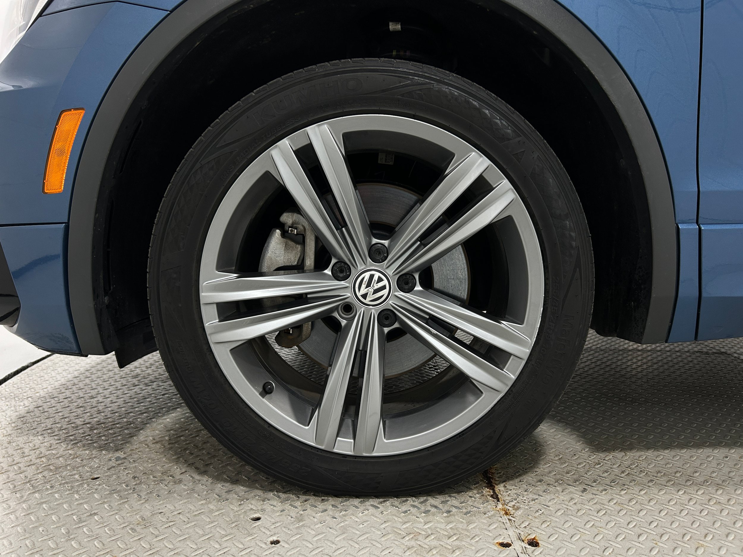 Used 2019 Volkswagen Tiguan SEL R-Line AWD/4WD image 38