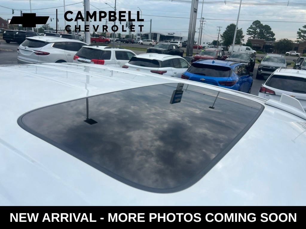 Used 2022 Chevrolet Silverado 1500 High Country w/ High Country Premium Package AWD/4WD image 9