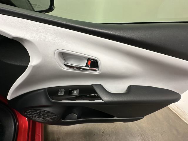 Used 2018 Toyota Prius Three w/ Advanced Technology Package image 24