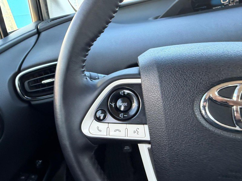 Used 2019 Toyota Prius Prime Advanced image 11