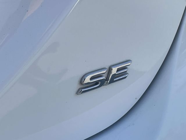 Used 2021 Toyota Camry SE FWD image 11