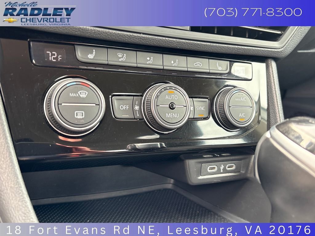 Used 2024 Volkswagen Jetta SE FWD image 19
