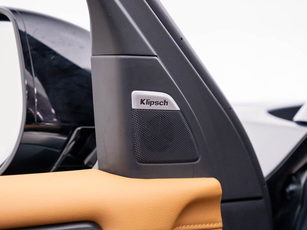 Used 2025 Nissan Armada Platinum Reserve w/ Convenience Package image 14