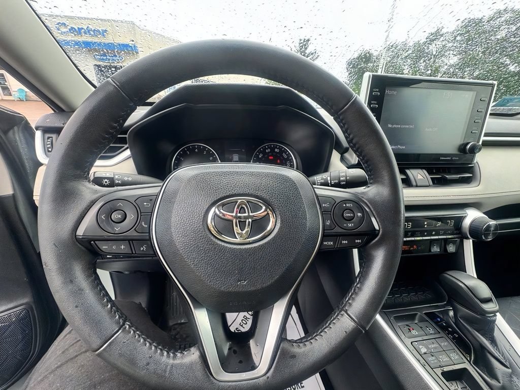 Used 2022 Toyota RAV4 XLE w/ Convenience Package AWD/4WD image 17