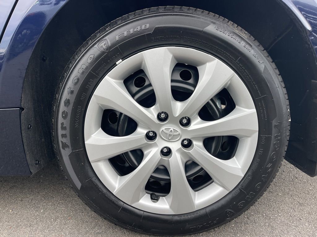 Used 2025 Toyota Corolla LE image 27