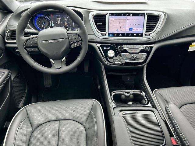 New 2027 Chrysler Pacifica Limited FWD image 14