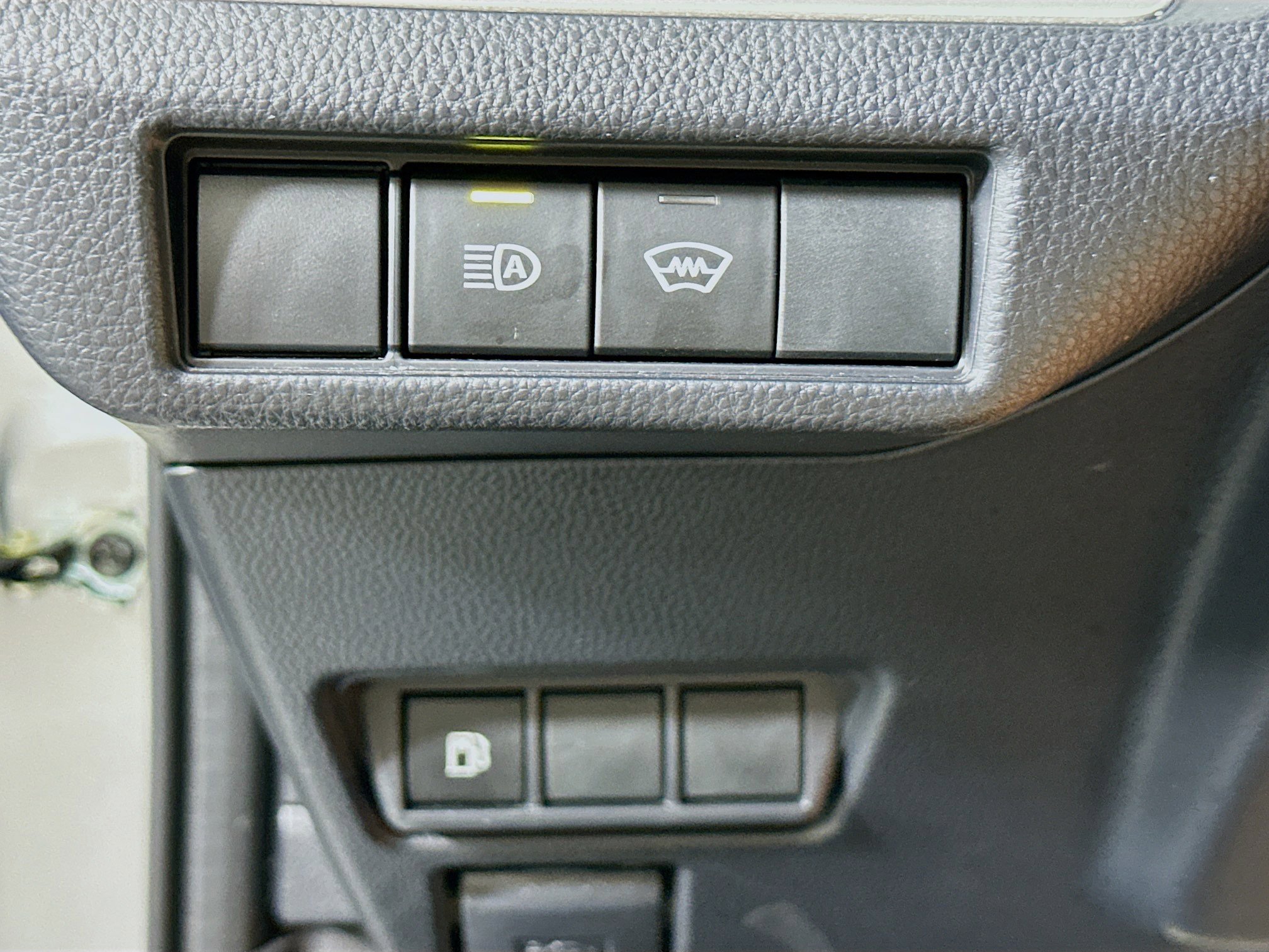 Used 2025 Toyota Prius LE image 17