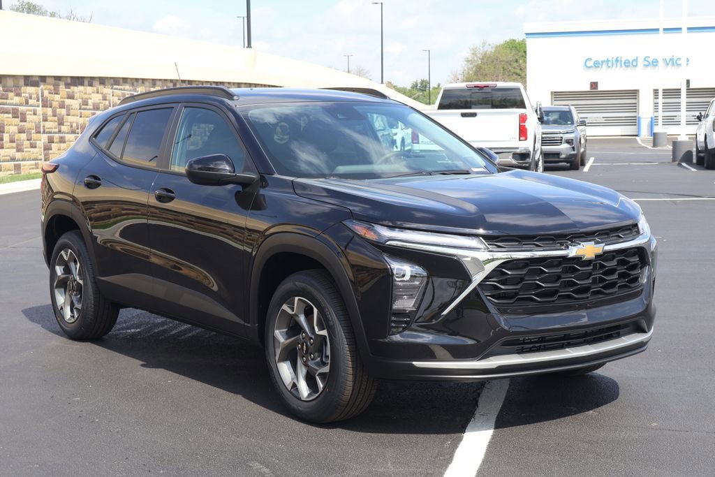 New 2026 Chevrolet Trax LT w/ Driver Confidence Package FWD image 10