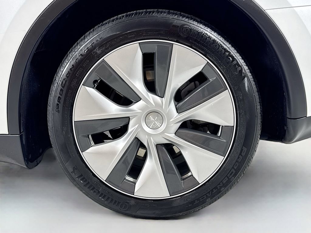 Used 2023 Tesla Model Y Long Range AWD/4WD image 11