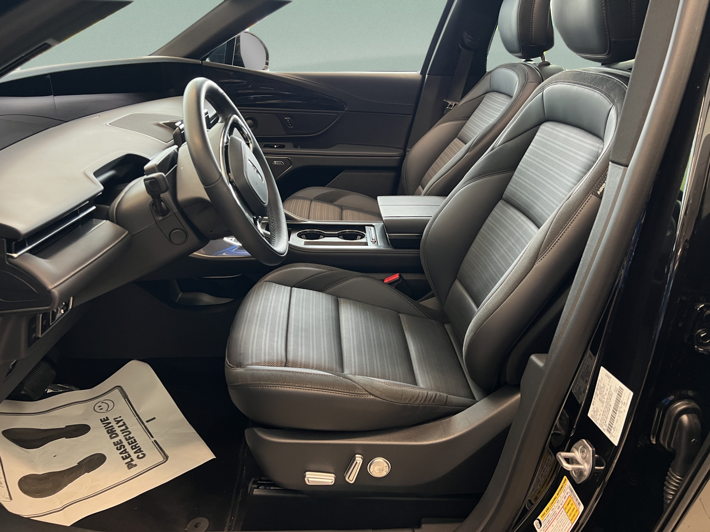 New 2025 Lincoln Nautilus Reserve w/ Jet Appearance Package AWD/4WD image 10