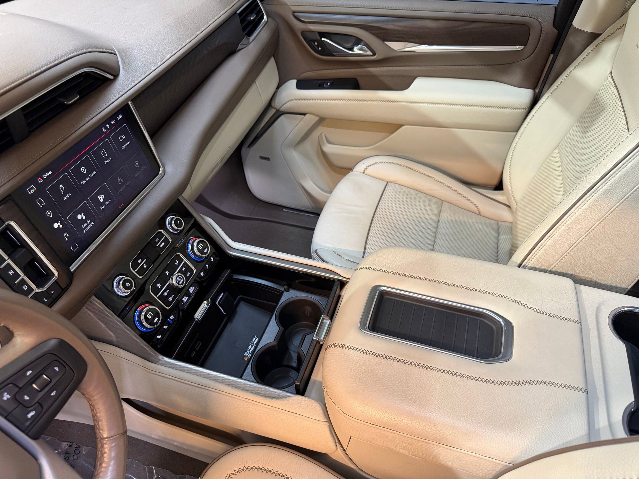 Used 2023 GMC Yukon XL Denali image 34