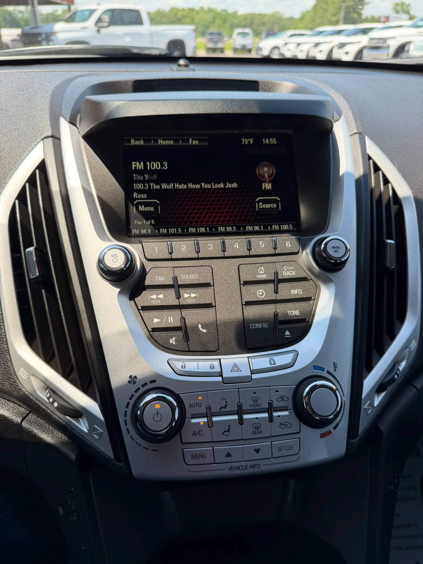 Used 2015 GMC Terrain SLE w/ Safety Package AWD/4WD image 9