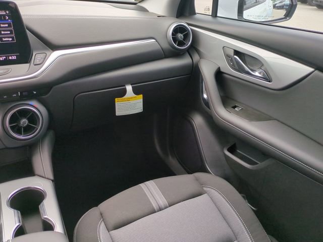 New 2025 Chevrolet Blazer LT w/ LPO, Floor Liner Package FWD image 16