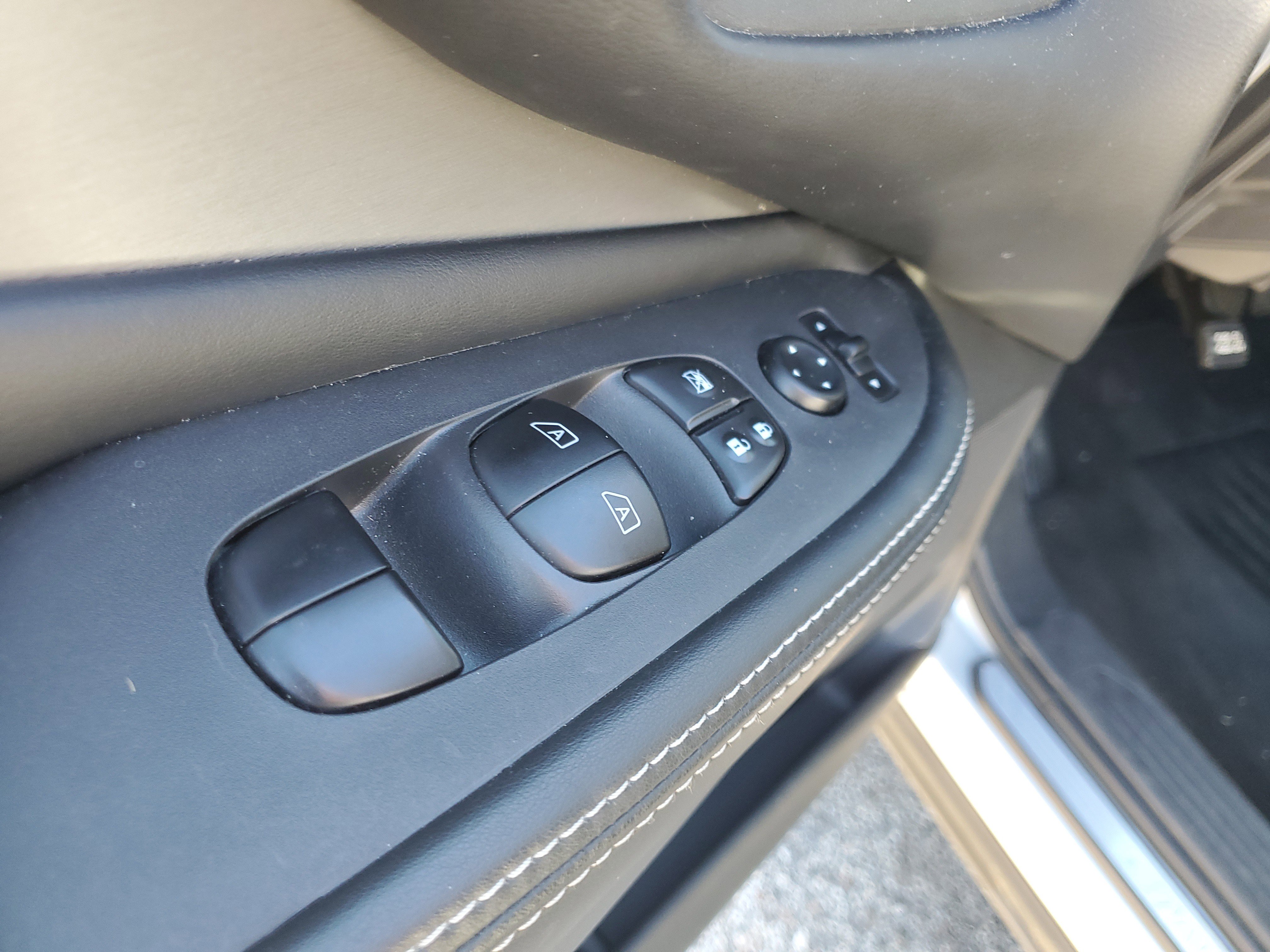 Used 2019 Nissan Murano SV image 15