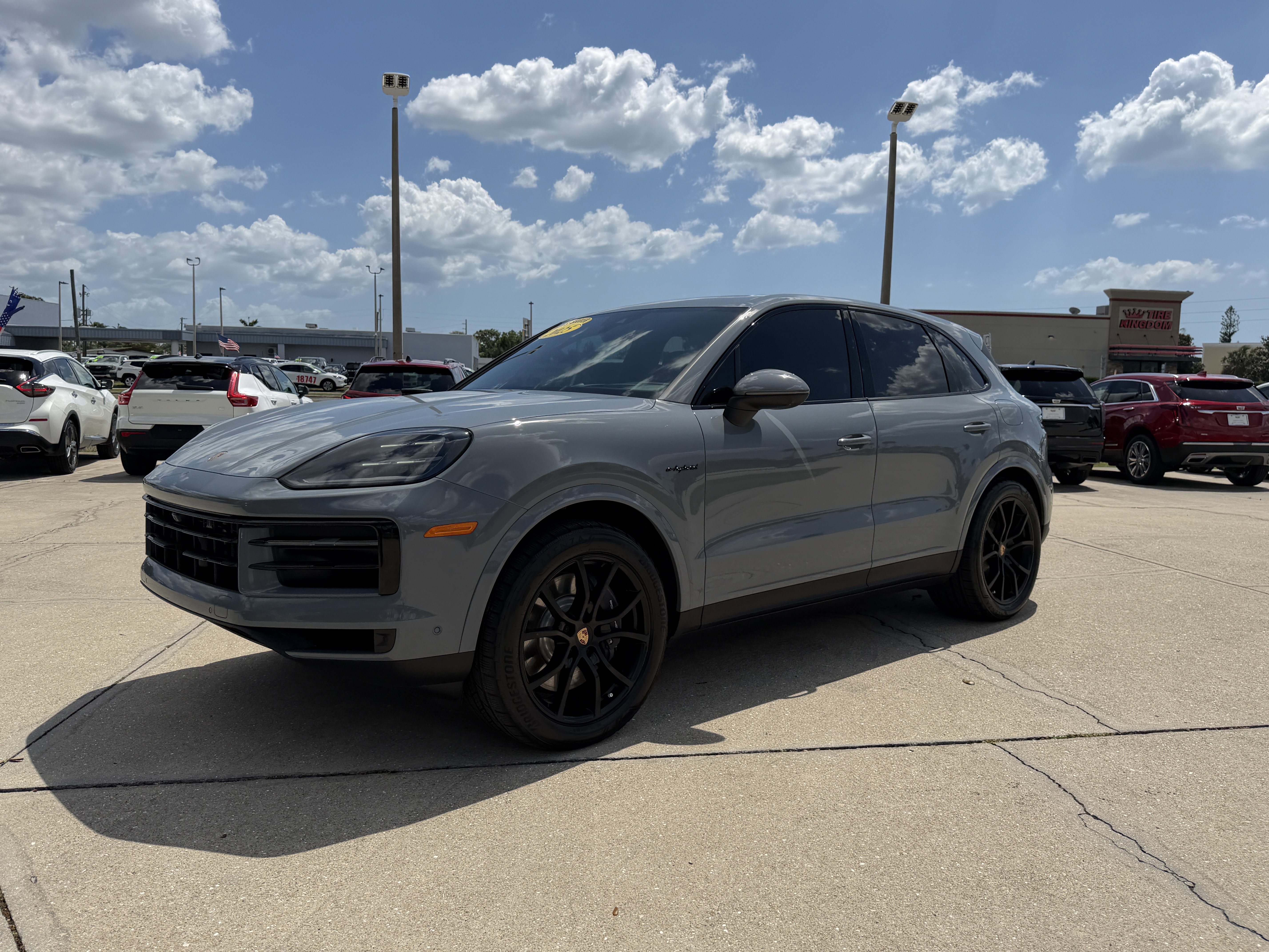 Used 2025 Porsche Cayenne E-Hybrid image 7