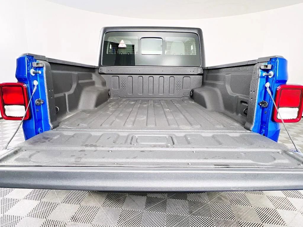 Used 2024 Jeep Gladiator Sport AWD/4WD image 24