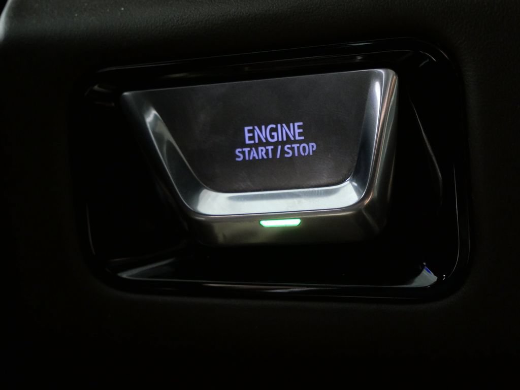 Used 2025 GMC Yukon Denali Ultimate AWD/4WD image 28
