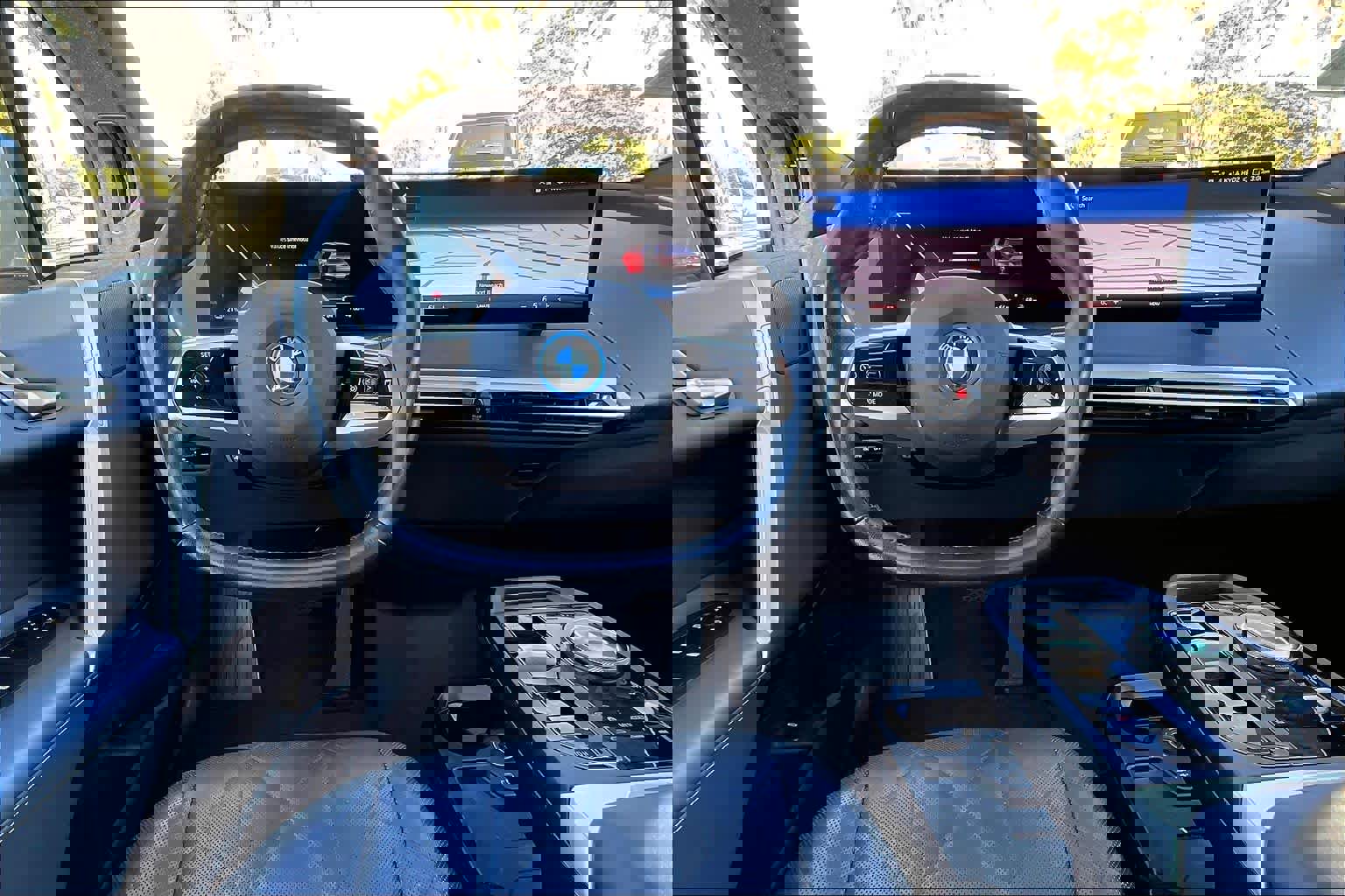 Used 2023 BMW iX xDrive50 image 5