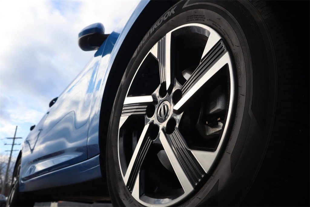 Certified 2025 Nissan Sentra SV image 9