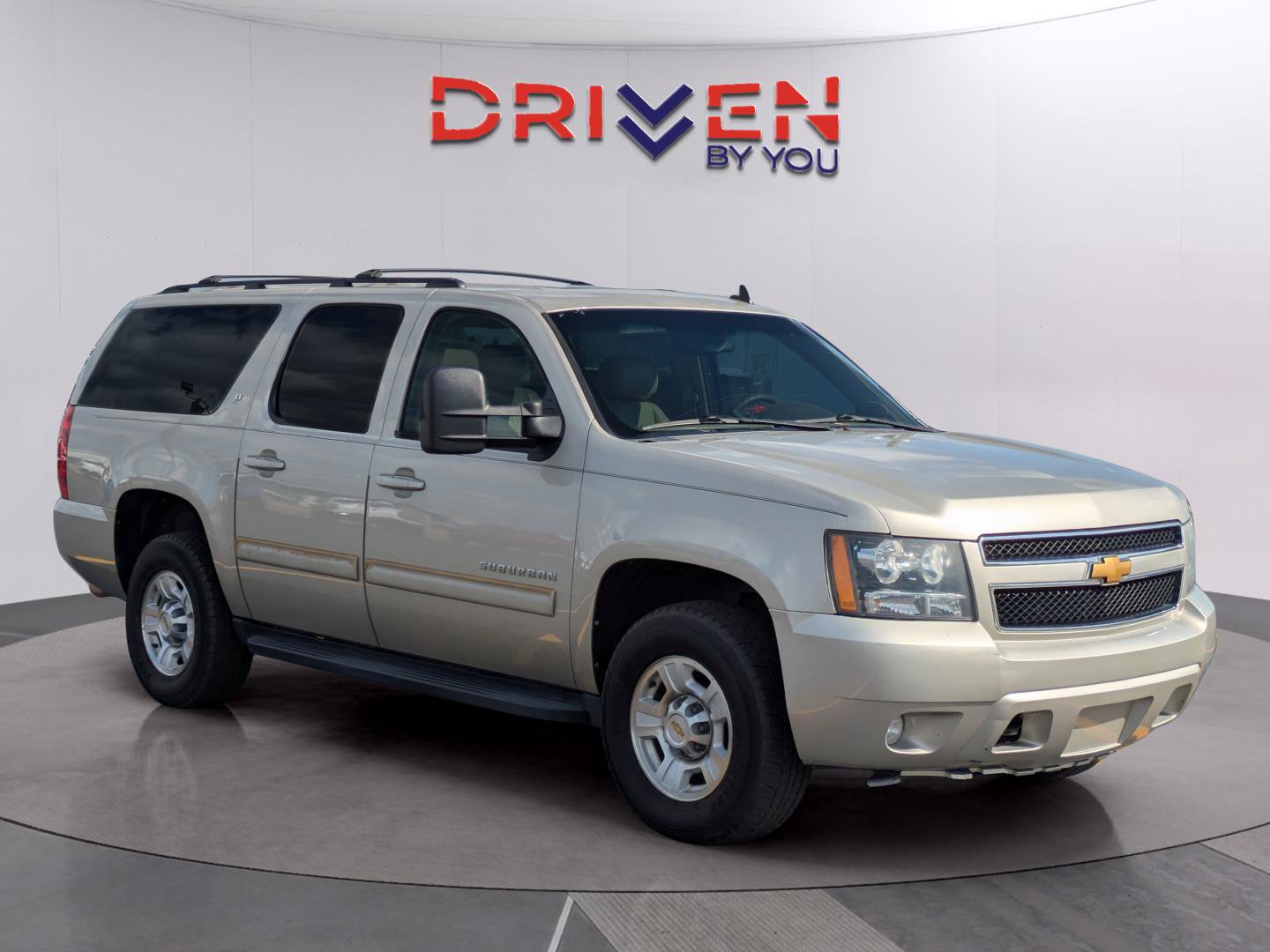 Used 2013 Chevrolet Suburban 2500 LT image 7