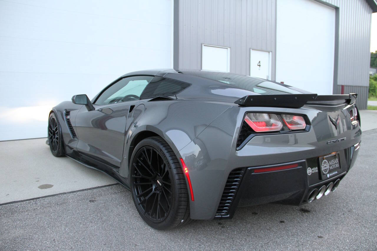 Used 2015 Chevrolet Corvette Z06 w/ 3LZ Preferred Equipment Group RWD image 11