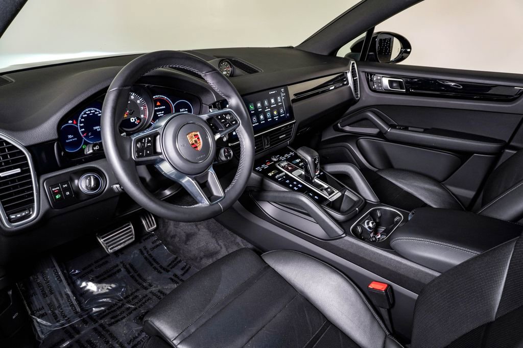 Certified 2023 Porsche Cayenne S image 4