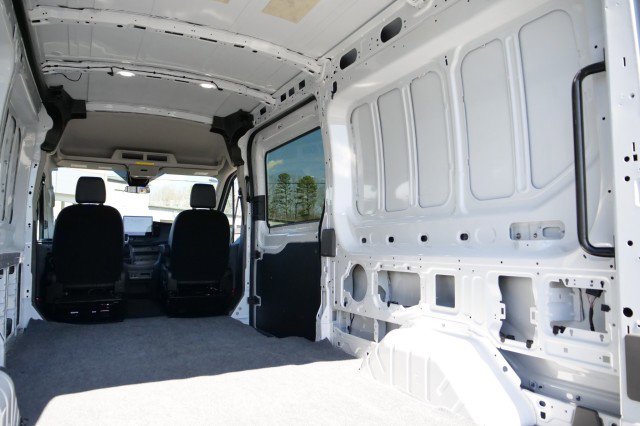 Used 2025 Ford Transit 250 148 Medium Roof Extended AWD image 12