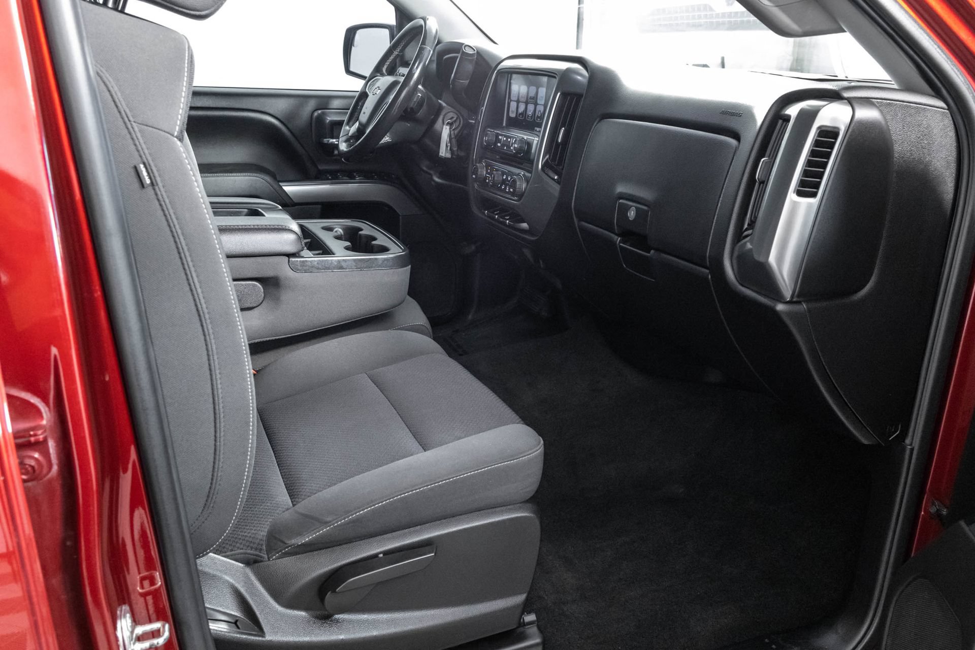 Used 2018 Chevrolet Silverado 1500 LT w/ All Star Edition AWD/4WD image 37