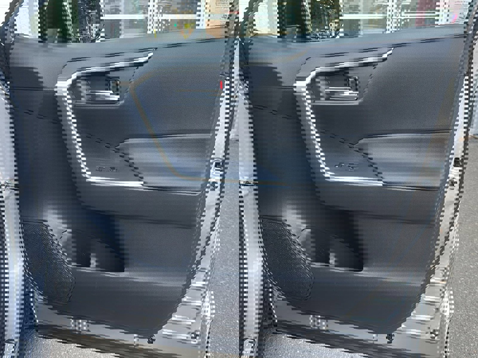 Used 2022 Toyota RAV4 SE w/ Weather & Moonroof Package image 16