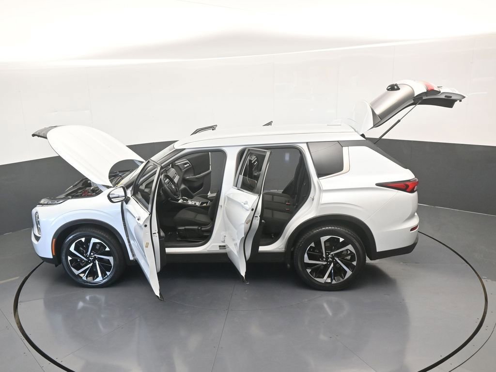 Used 2022 Mitsubishi Outlander ES image 65