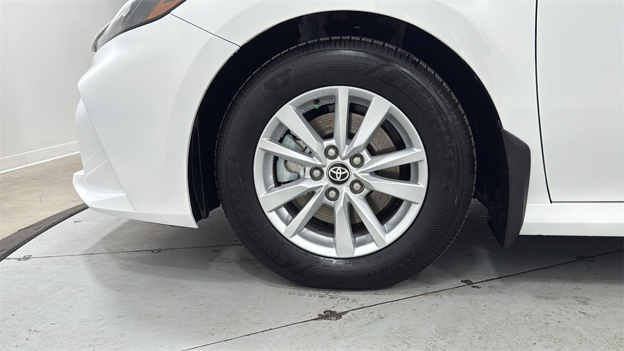 Used 2026 Toyota Camry LE w/ Convenience Package image 24