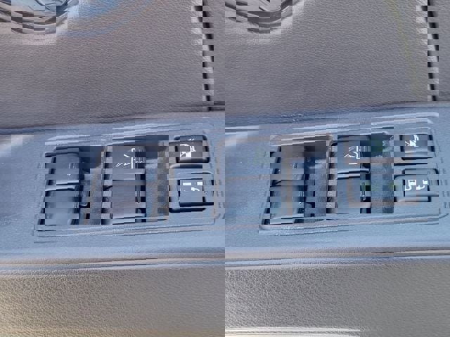 Certified 2025 Nissan Frontier SV w/ SV Convenience Package image 8