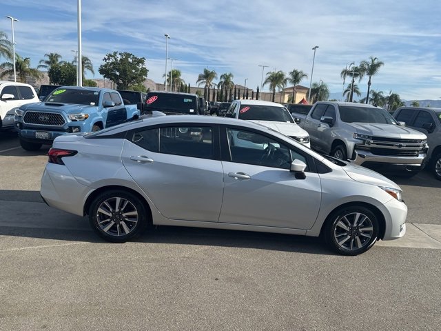 Used 2023 Nissan Versa SV image 9