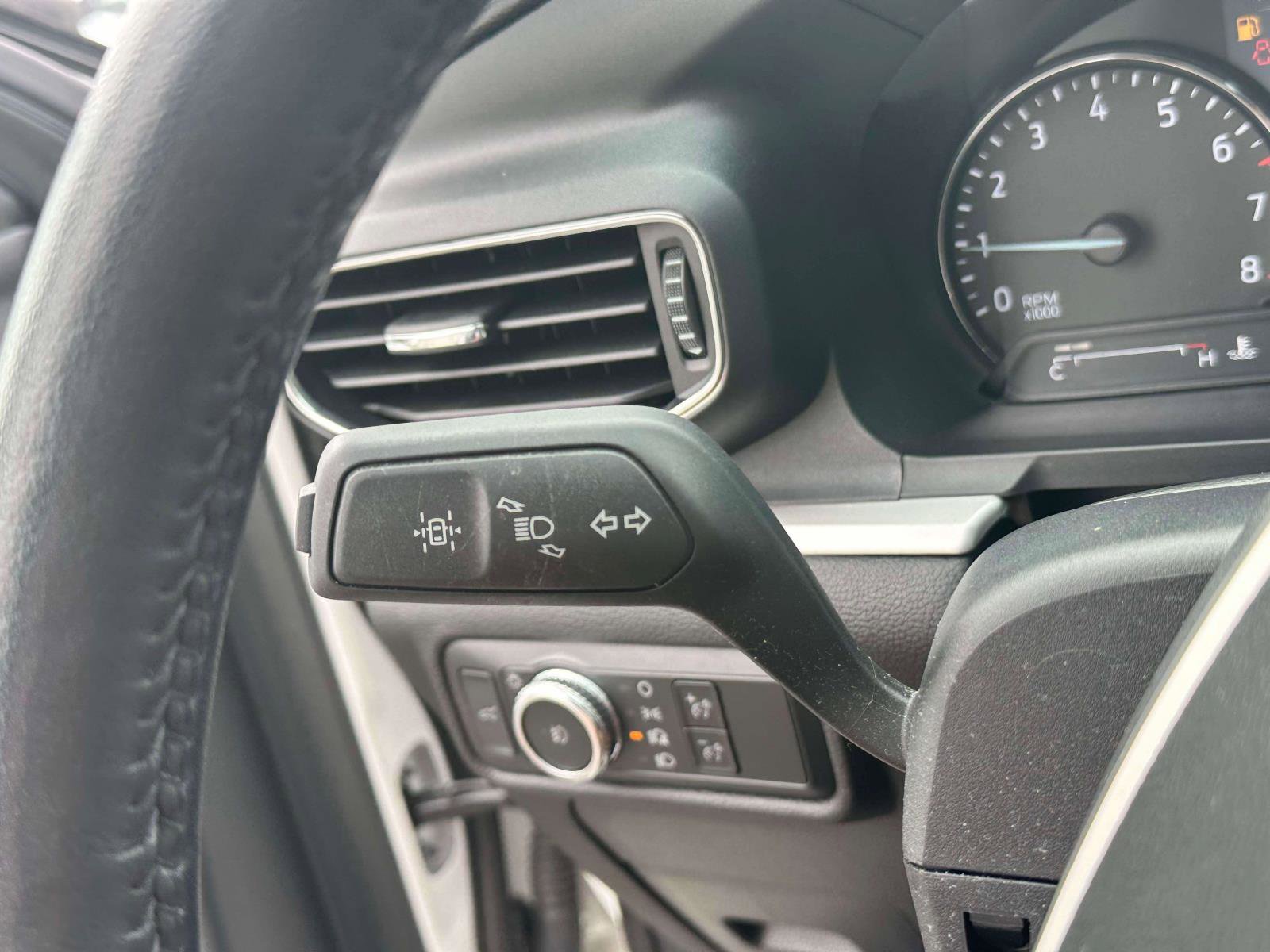 Used 2022 Ford Explorer XLT w/ Equipment Group 202A image 24