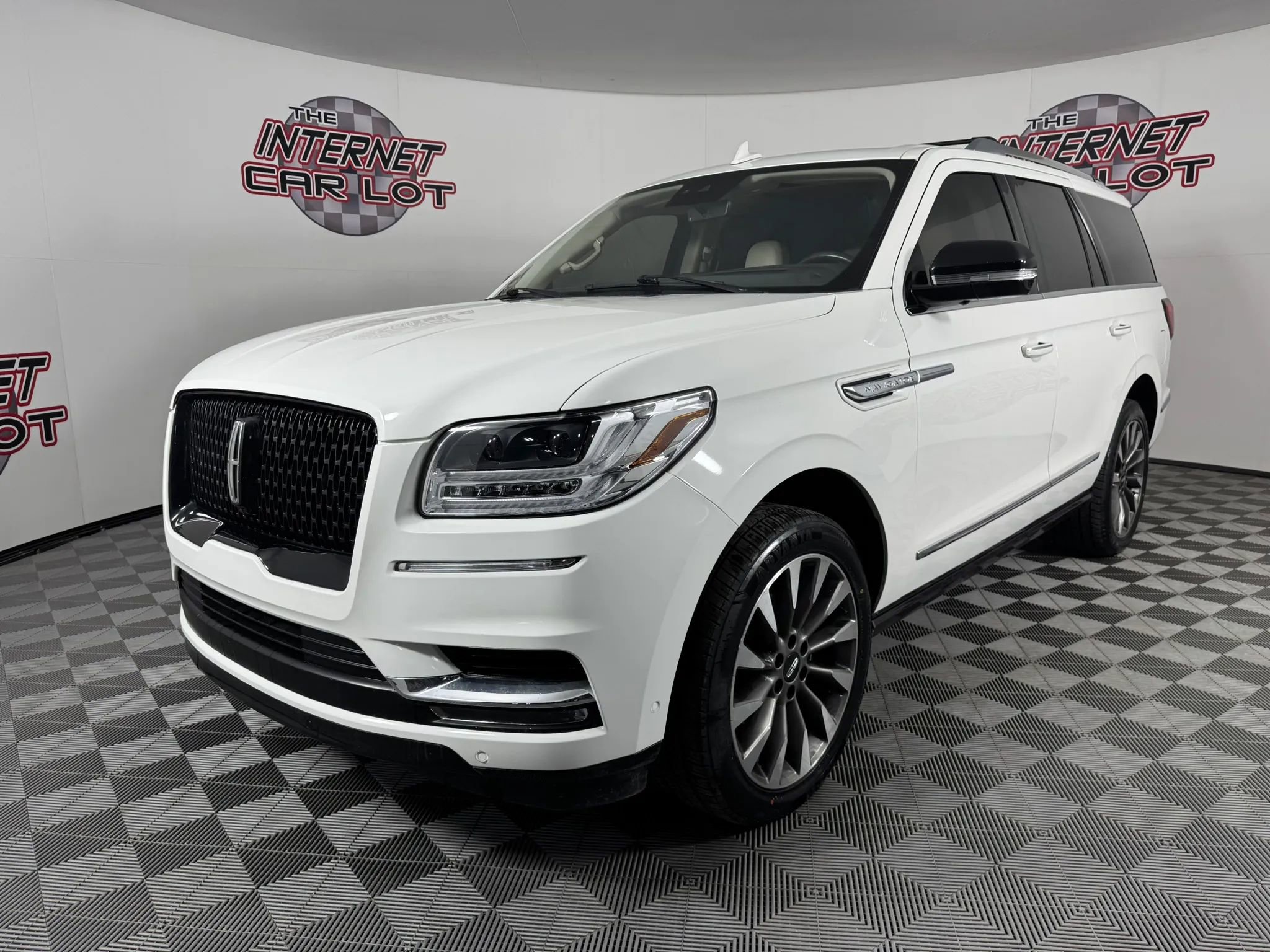 Used 2021 Lincoln Navigator Reserve w/ Luxury Package image 3