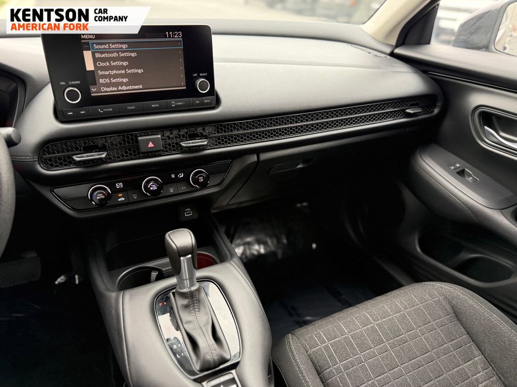 Used 2025 Honda HR-V LX image 25