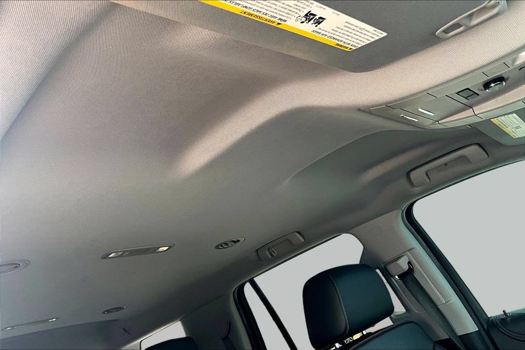 Used 2018 Chevrolet Tahoe Premier RWD image 16